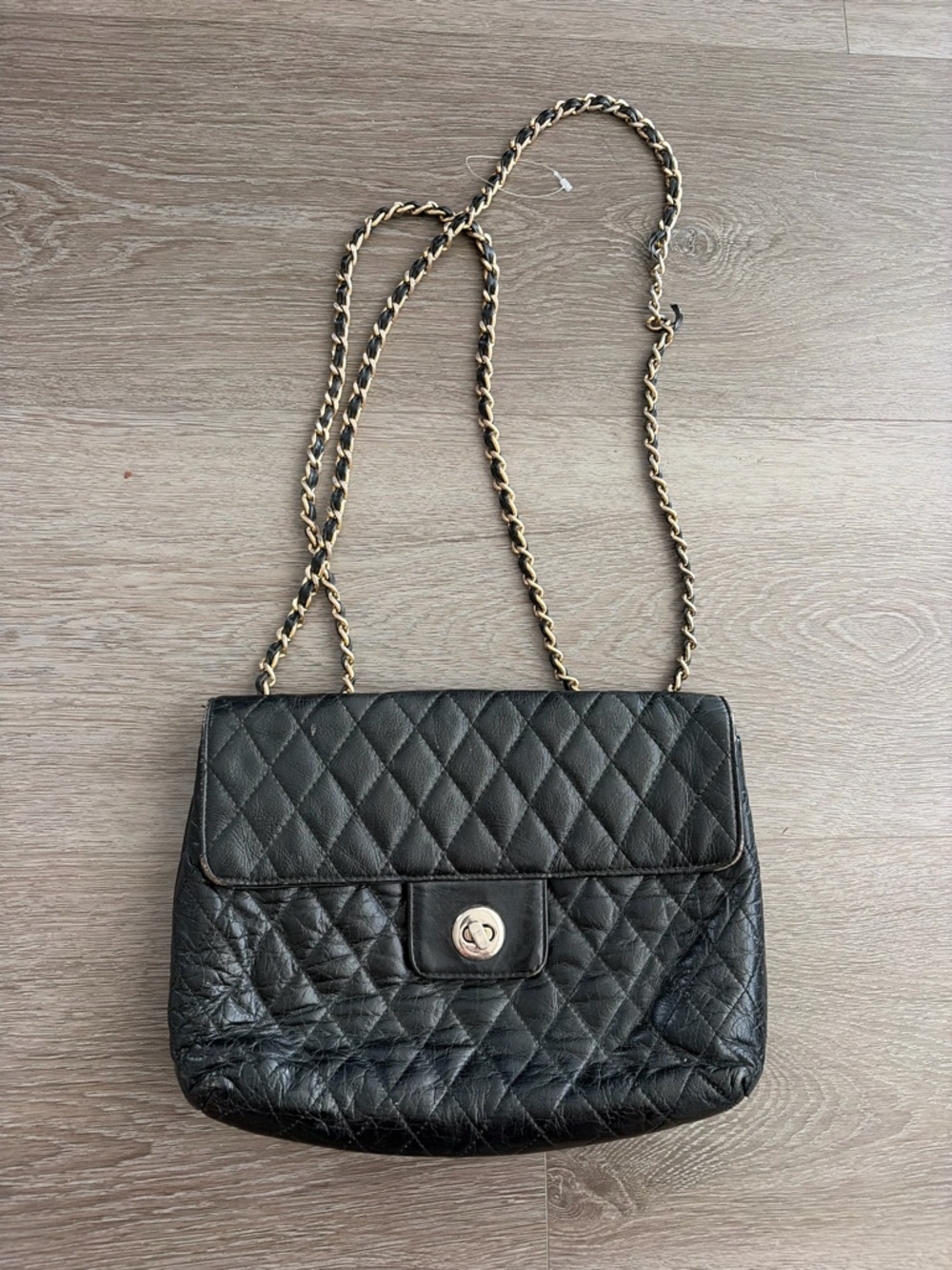 Classic flap Black Quilted Chain genuine leather Turnlock‎ Shoulder Bag
